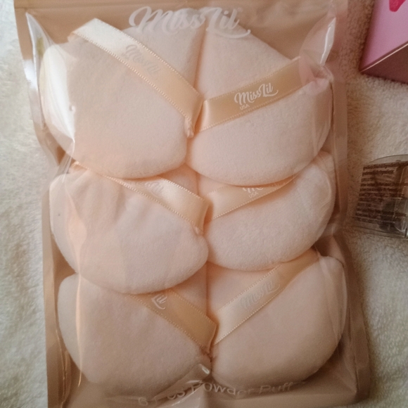 Lip Scrub, Lip Oil, Body Glitter And Powder Puffs - Picture 5 of 5